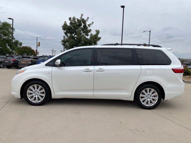 Used 2017 Toyota Sienna Limited Premium AWD/4WD image 2