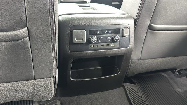 Used 2019 Chevrolet Suburban Premier image 40