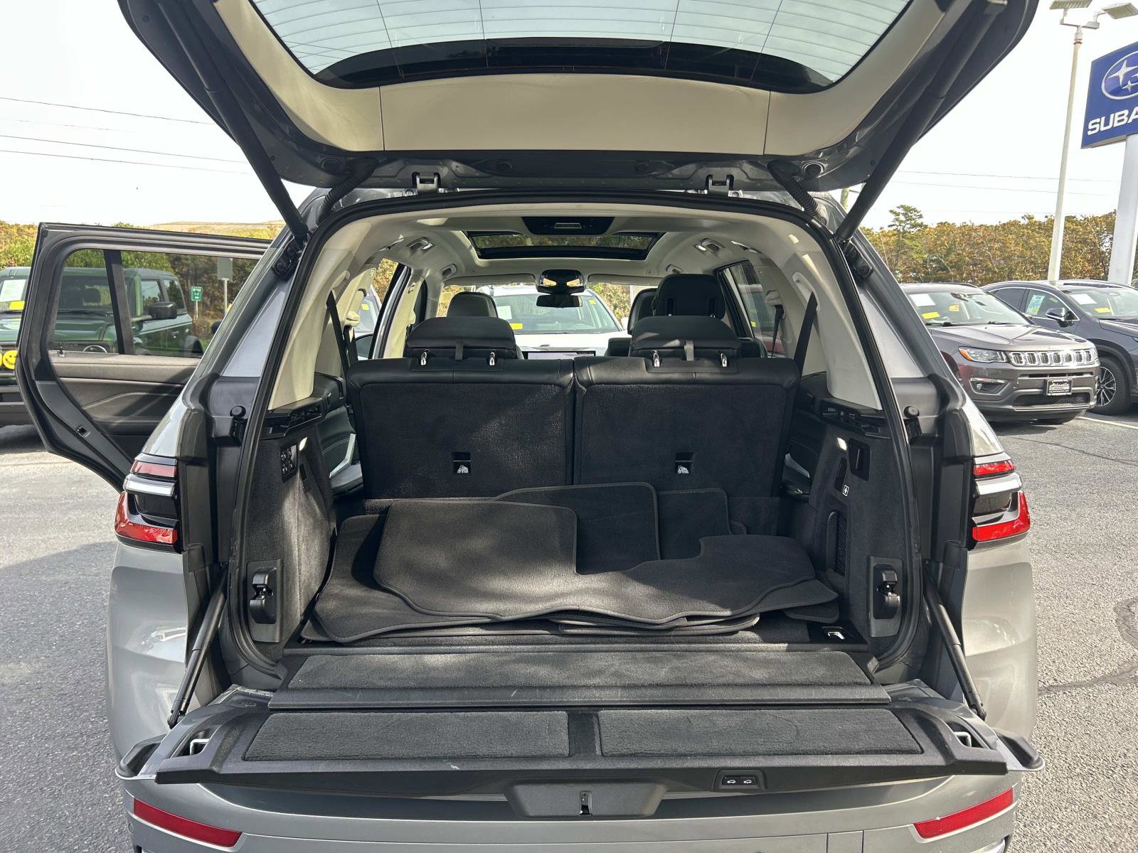 Used 2024 BMW X7 xDrive40i w/ Premium Package image 14