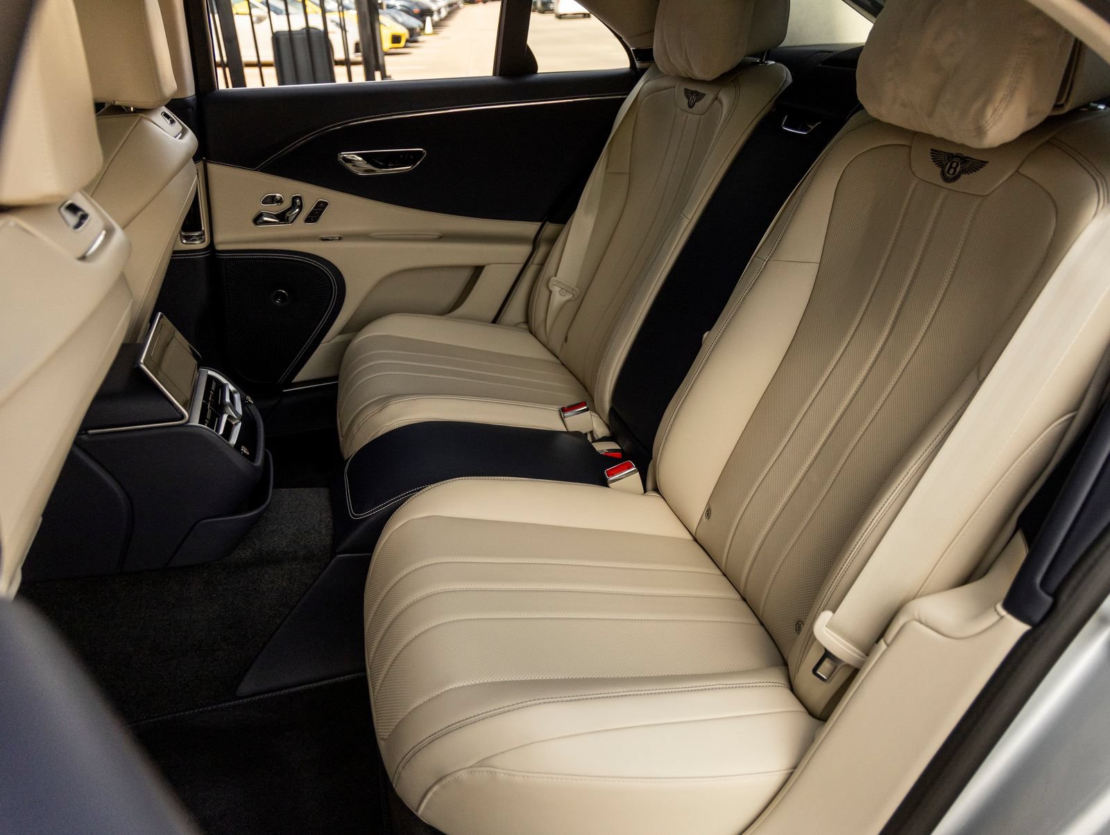 Used 2026 Bentley Flying Spur V8 AWD/4WD image 42