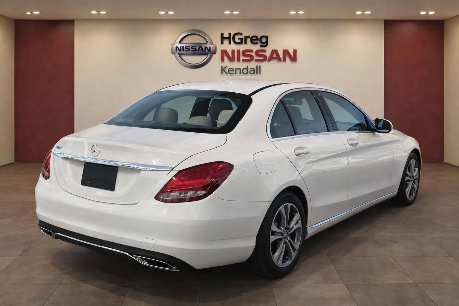 Used 2018 Mercedes-Benz C 300 Sedan image 4