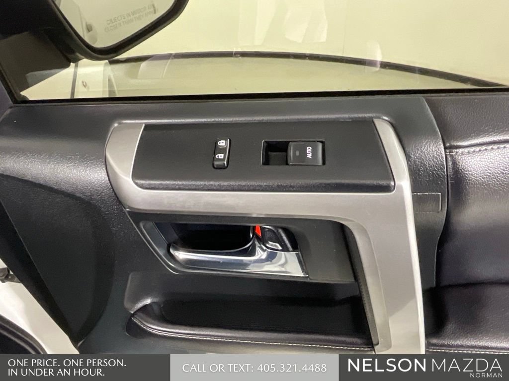 Used 2016 Toyota 4Runner SR5 AWD/4WD image 21