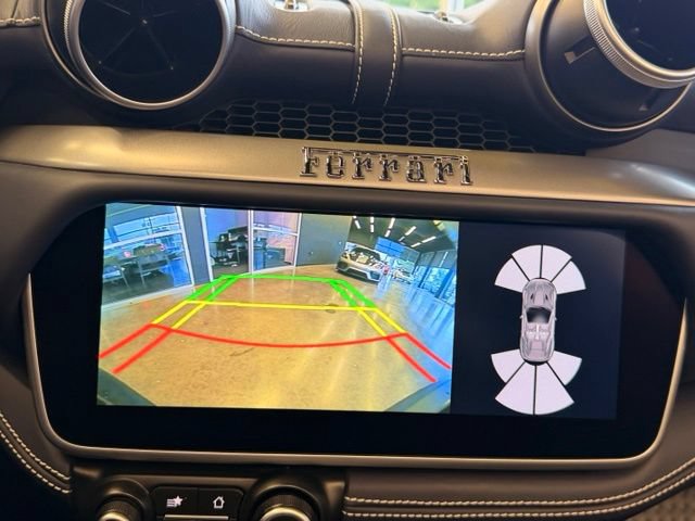 Used 2019 Ferrari Portofino RWD image 28