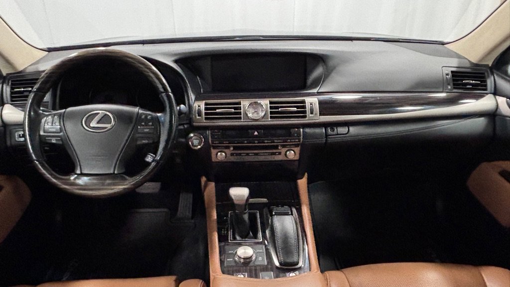 Used 2015 Lexus LS 460 L image 10