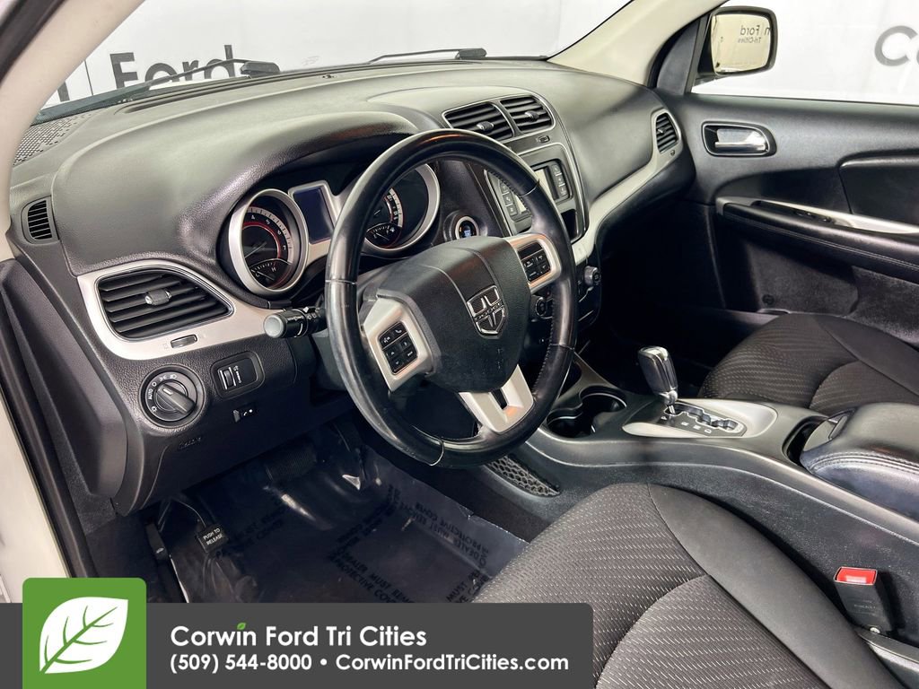 Used 2018 Dodge Journey SE w/ Connectivity Group FWD image 3
