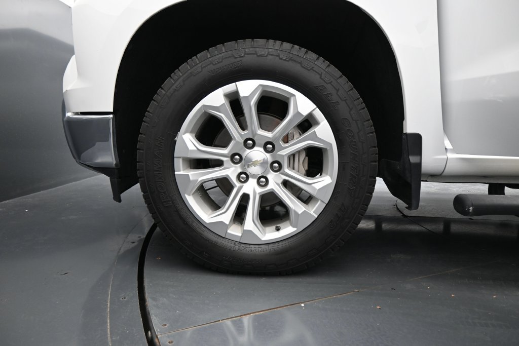 Used 2023 Chevrolet Silverado 1500 LTZ w/ LTZ Convenience Package II AWD/4WD image 28