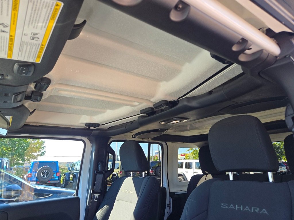 Used 2018 Jeep Wrangler Unlimited Sahara w/ Cold Weather Group image 24