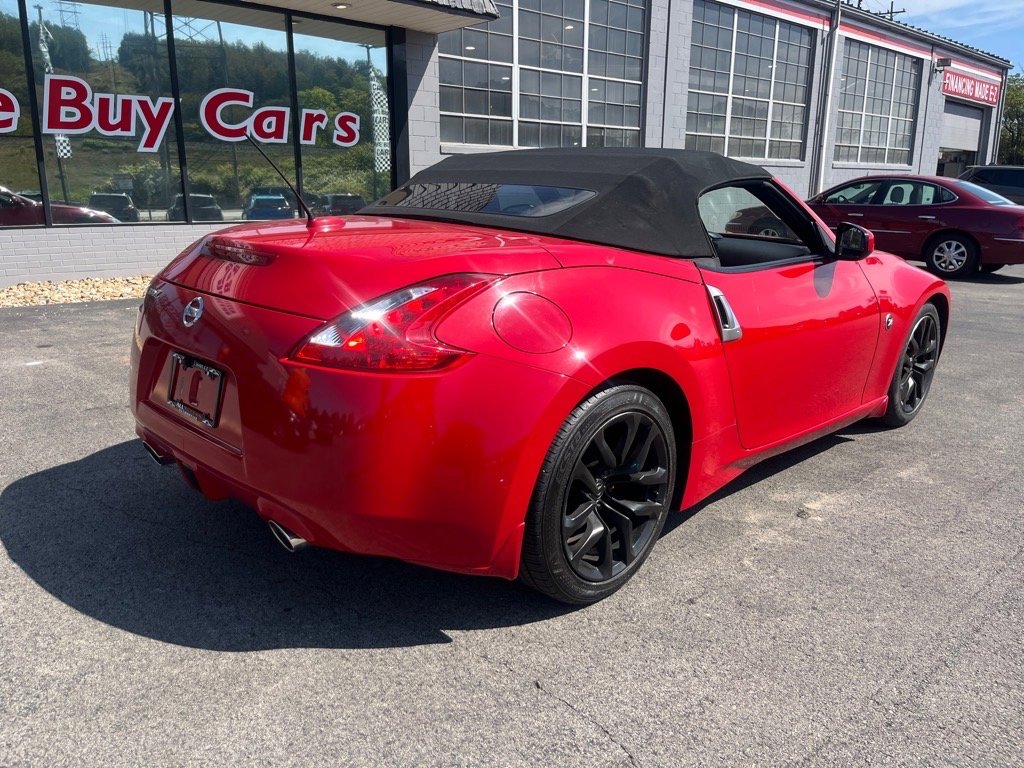 Used 2010 Nissan 370Z Touring image 14