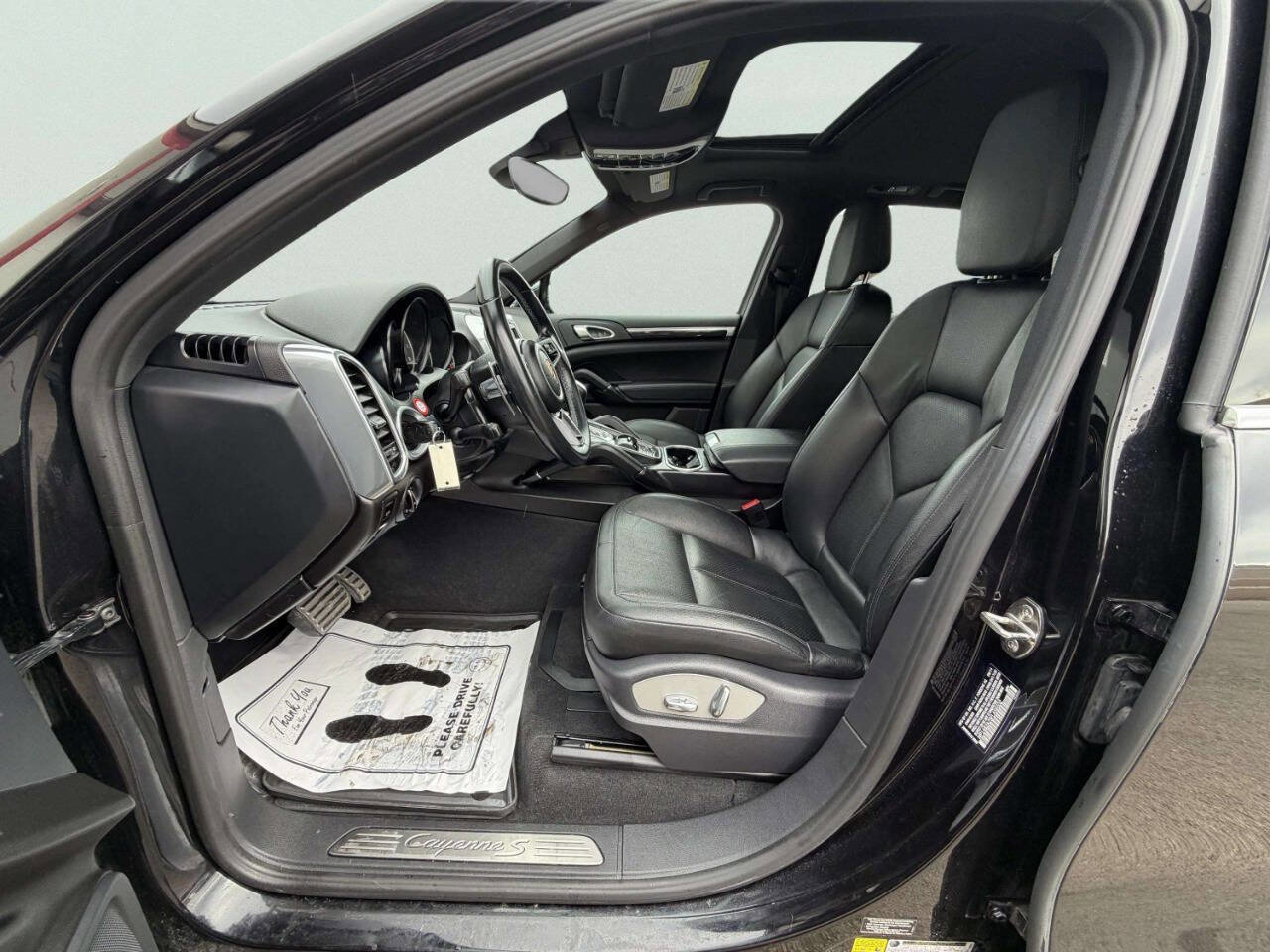 Used 2015 Porsche Cayenne S image 12