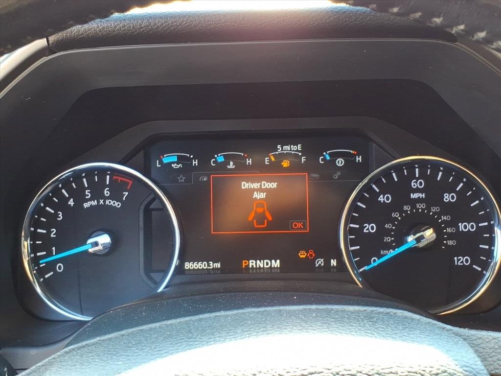 Used 2021 Ford Expedition XLT image 19