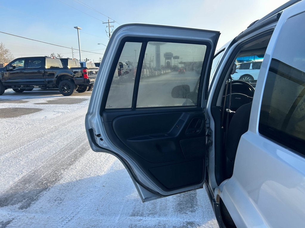 Used 2004 Jeep Grand Cherokee Laredo w/ Convenience Group image 13