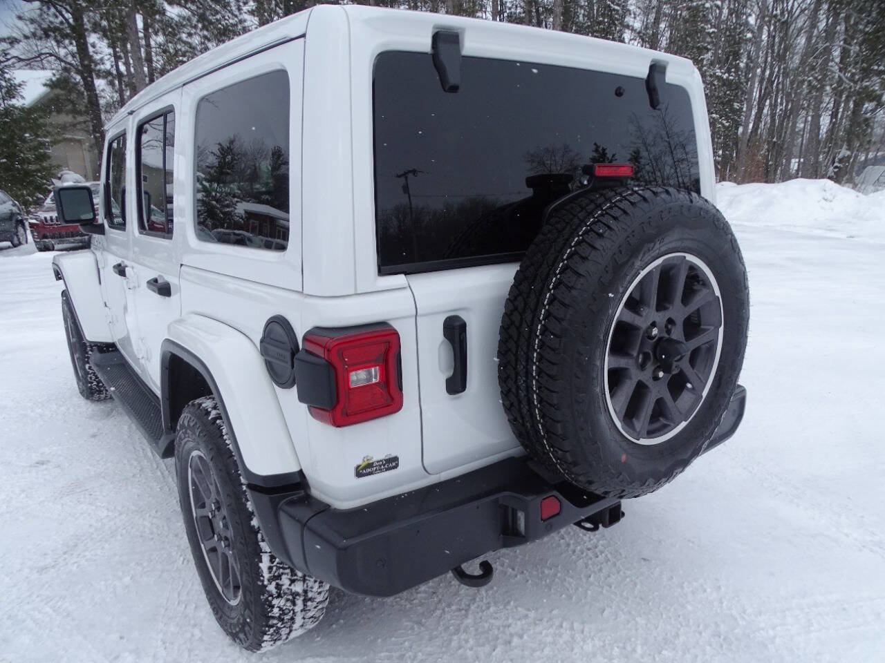 Used 2021 Jeep Wrangler Unlimited Sahara AWD/4WD image 9