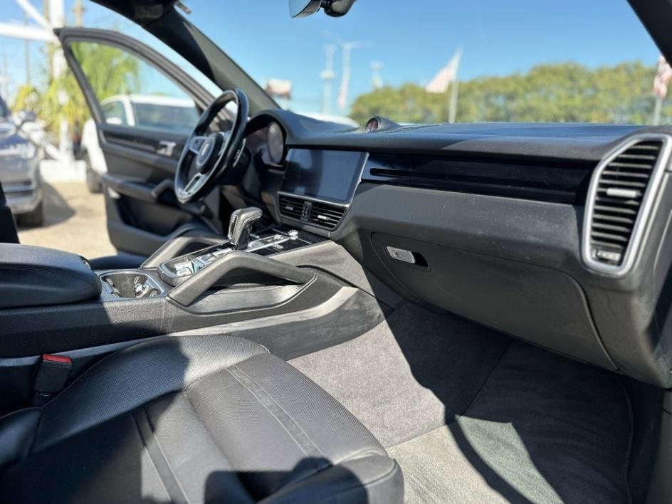 Used 2020 Porsche Cayenne image 20