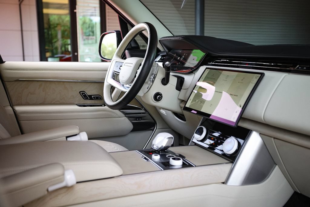 Used 2023 Land Rover Range Rover SV AWD/4WD image 49