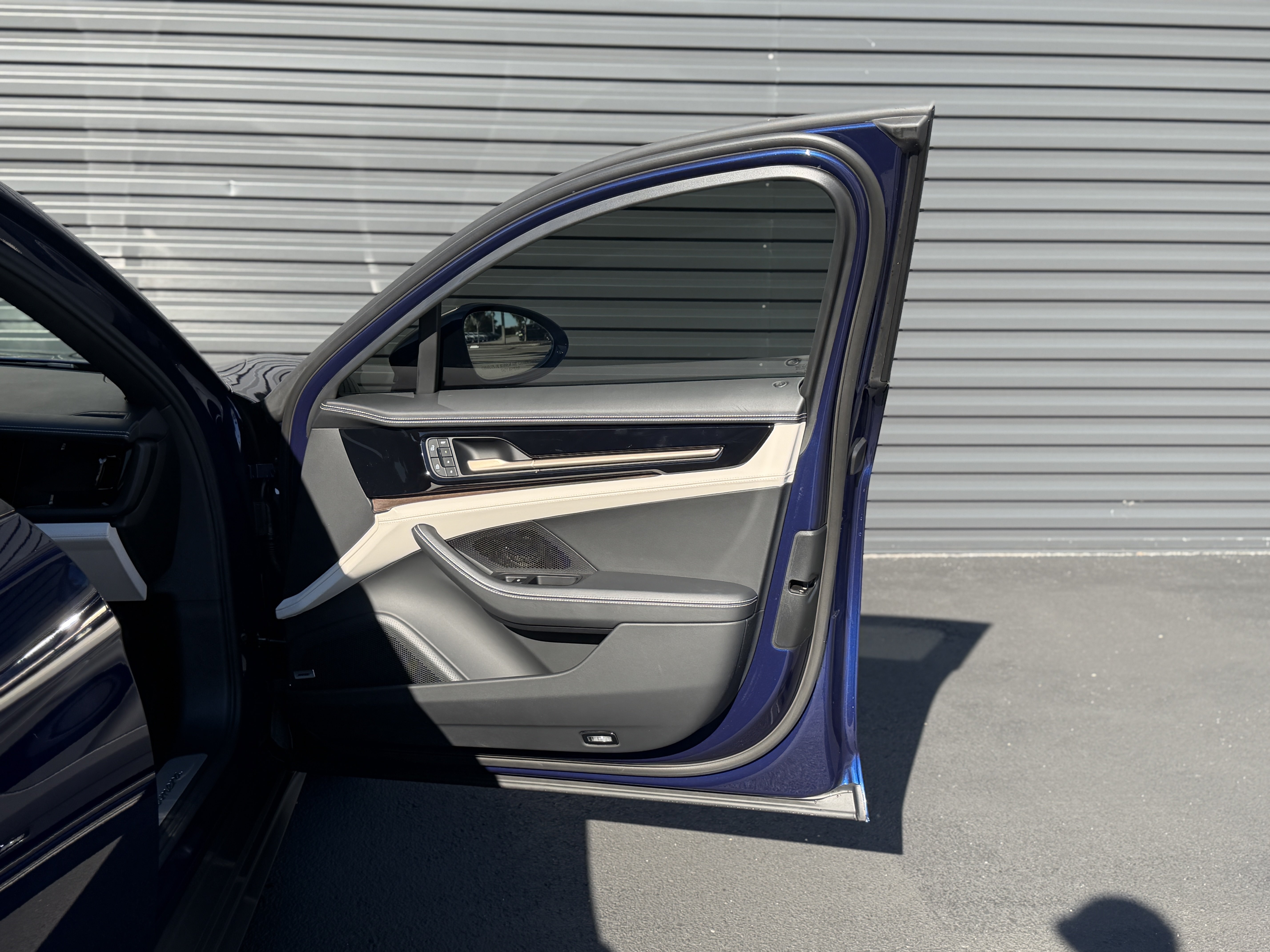 Certified 2024 Porsche Panamera RWD image 15