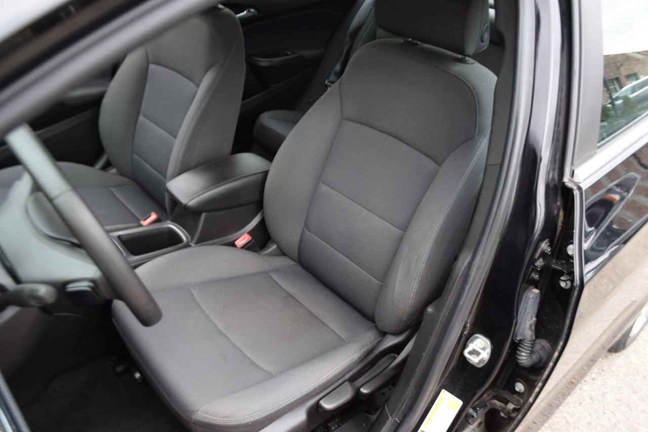 Used 2019 Chevrolet Cruze LT image 9