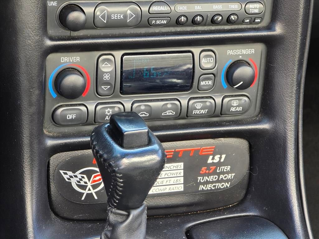 Used 2001 Chevrolet Corvette Convertible w/ Preferred Equipment Group2 image 14