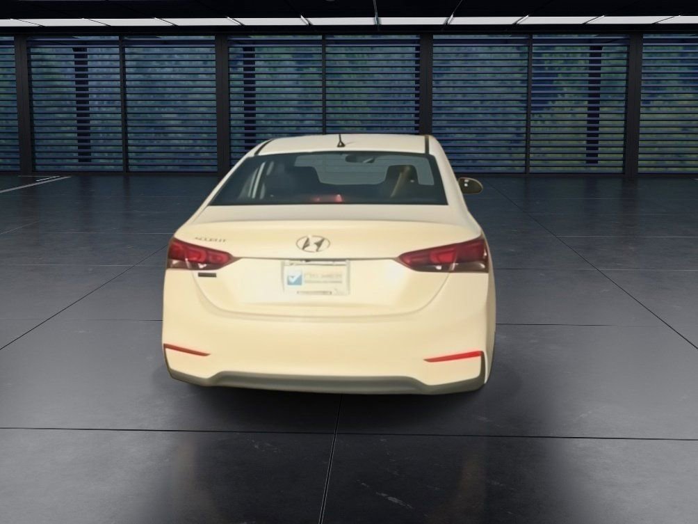 Used 2022 Hyundai Accent SE image 2