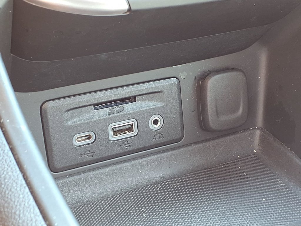 Used 2022 GMC Terrain AT4 w/ LPO, Floor Liner Package AWD/4WD image 27