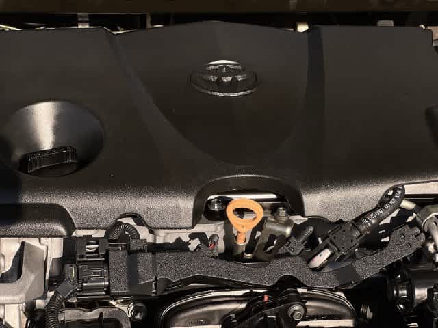 Used 2020 Toyota Camry SE w/ Carpet Mat Package FWD image 10