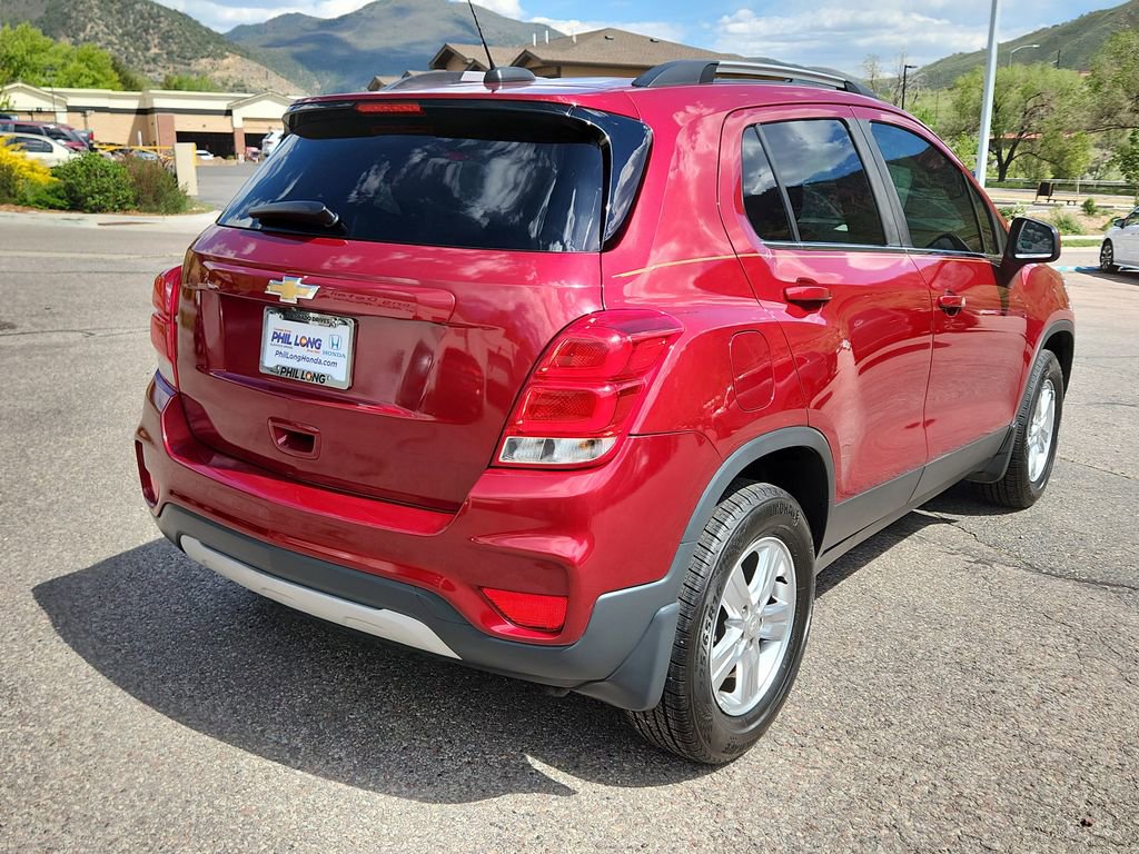 Used 2019 Chevrolet Trax LT w/ LPO, Protection Package AWD/4WD image 3
