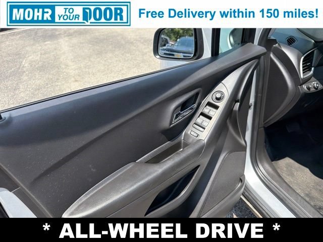 Used 2022 Chevrolet Trax LT w/ Driver Confidence Package AWD/4WD image 12
