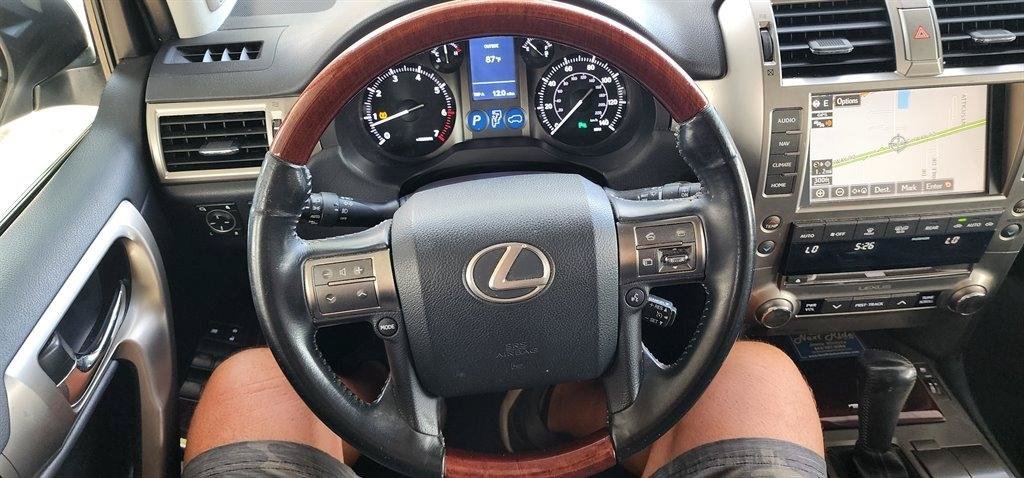 Used 2015 Lexus GX 460 w/ Premium Package AWD/4WD image 18