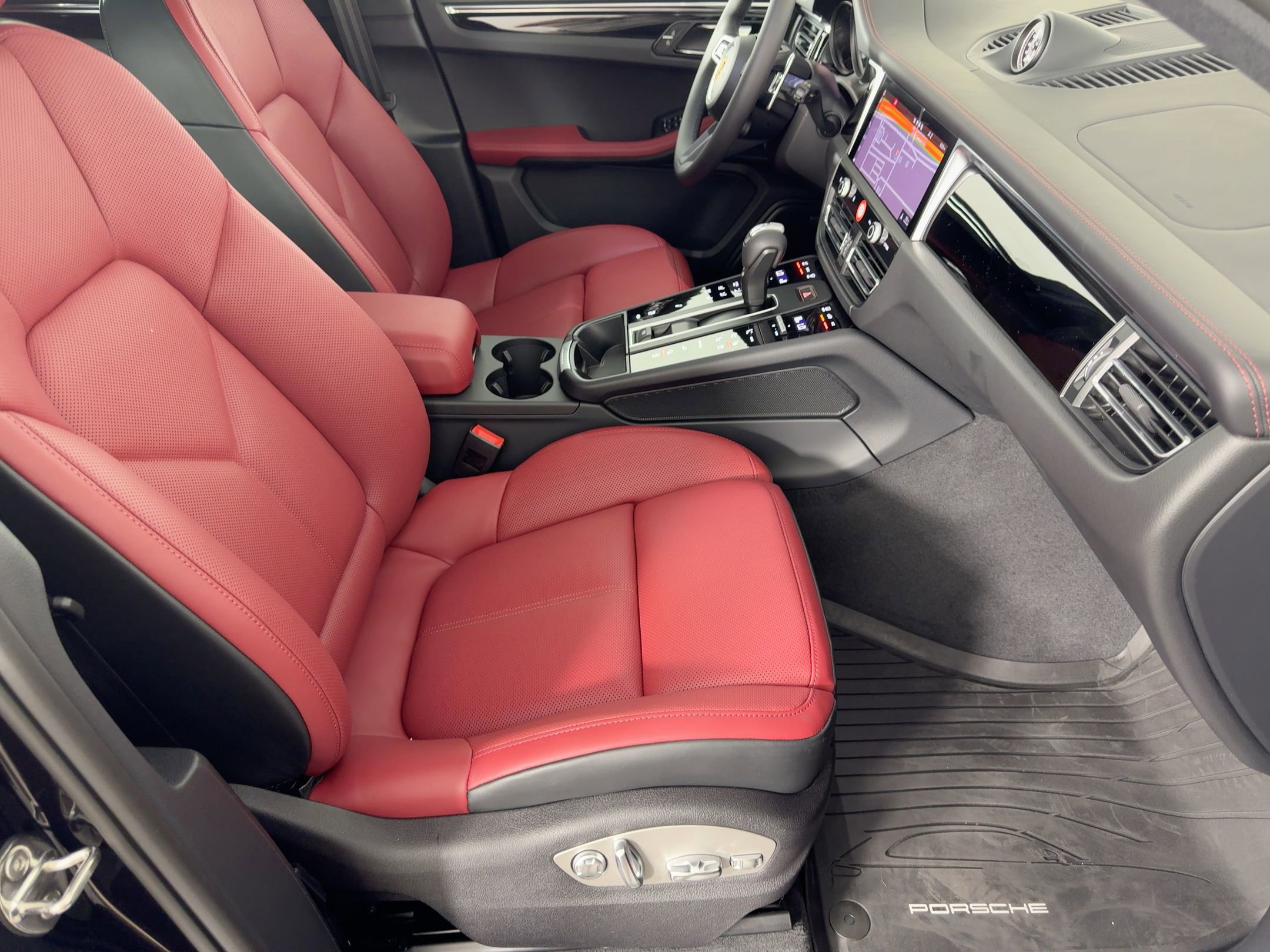 Used 2026 Porsche Macan S image 30