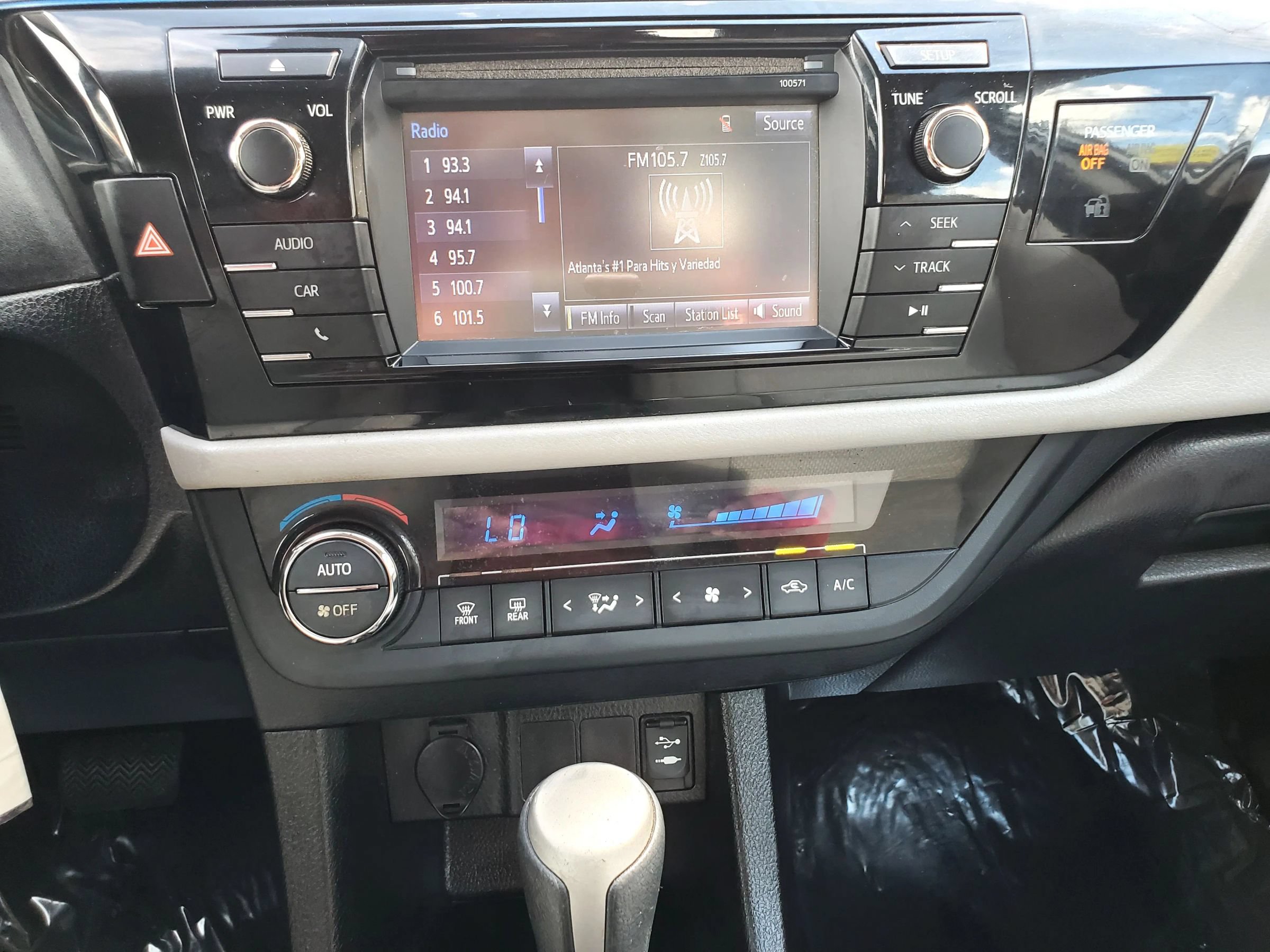Used 2016 Toyota Corolla LE FWD image 40