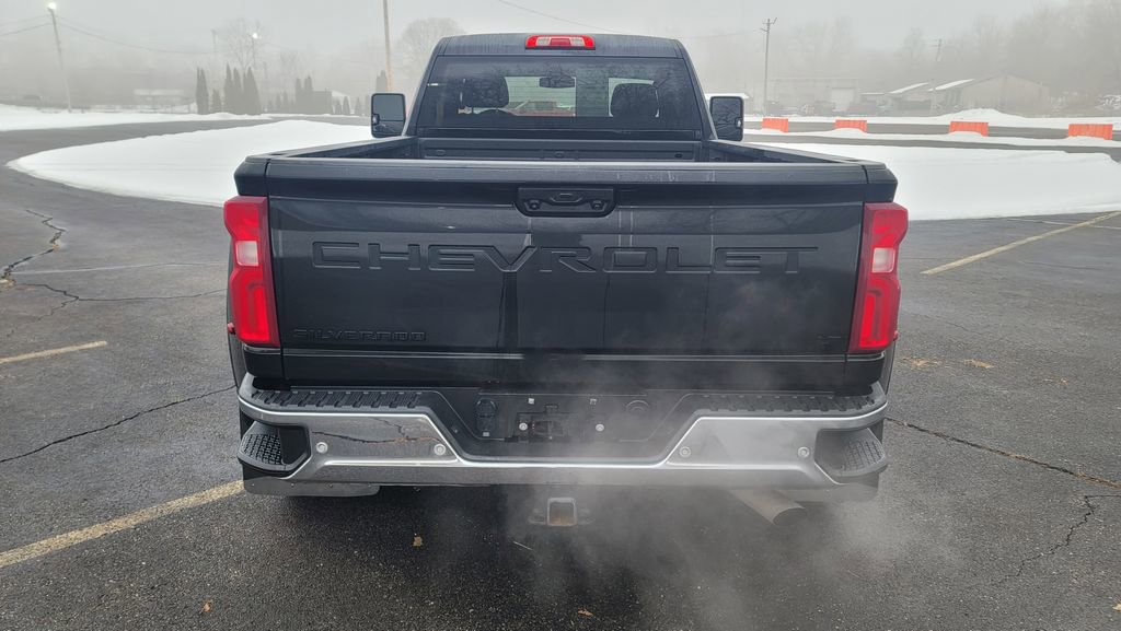 Used 2024 Chevrolet Silverado 3500 LT w/ Convenience Package image 10