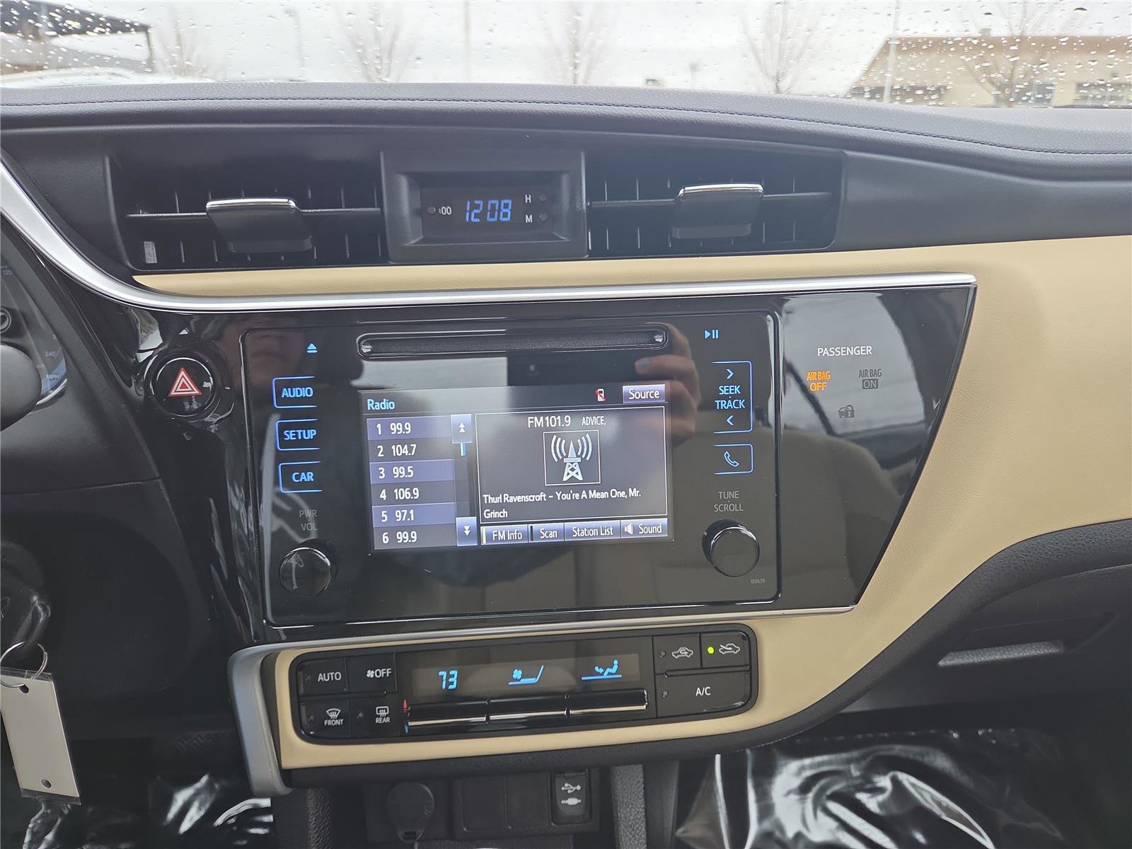 Used 2017 Toyota Corolla LE image 18