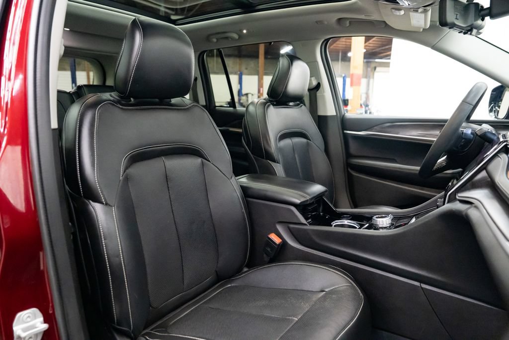 Used 2022 Jeep Grand Cherokee Limited 4xe w/ Luxury Tech Group II AWD/4WD image 31