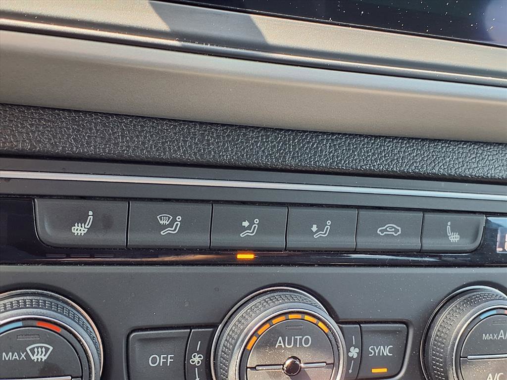 Used 2021 Volkswagen Atlas Cross Sport SE image 8