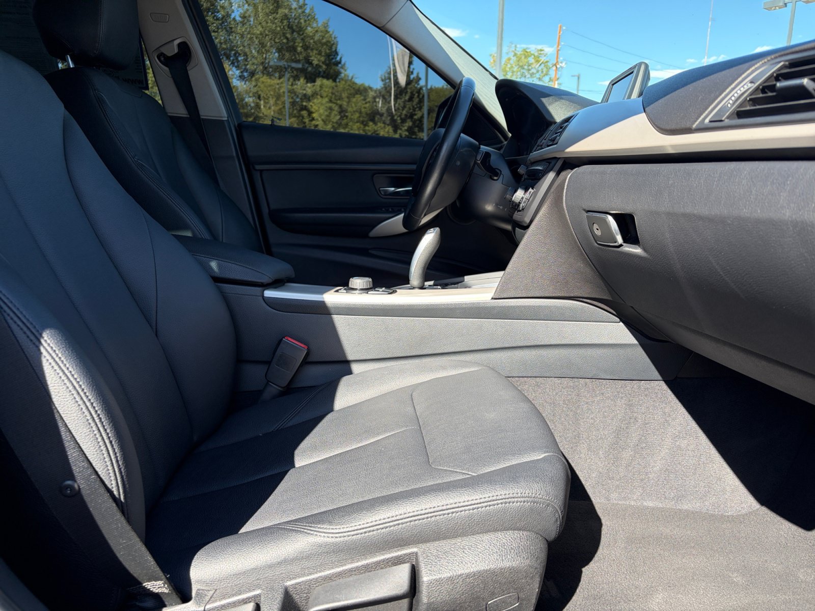 Used 2015 BMW 320i xDrive Sedan AWD/4WD image 19