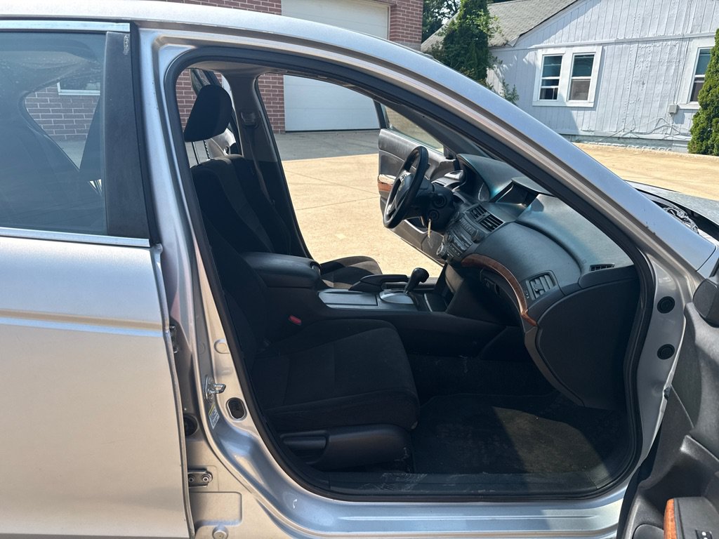 Used 2011 Honda Accord EX image 11