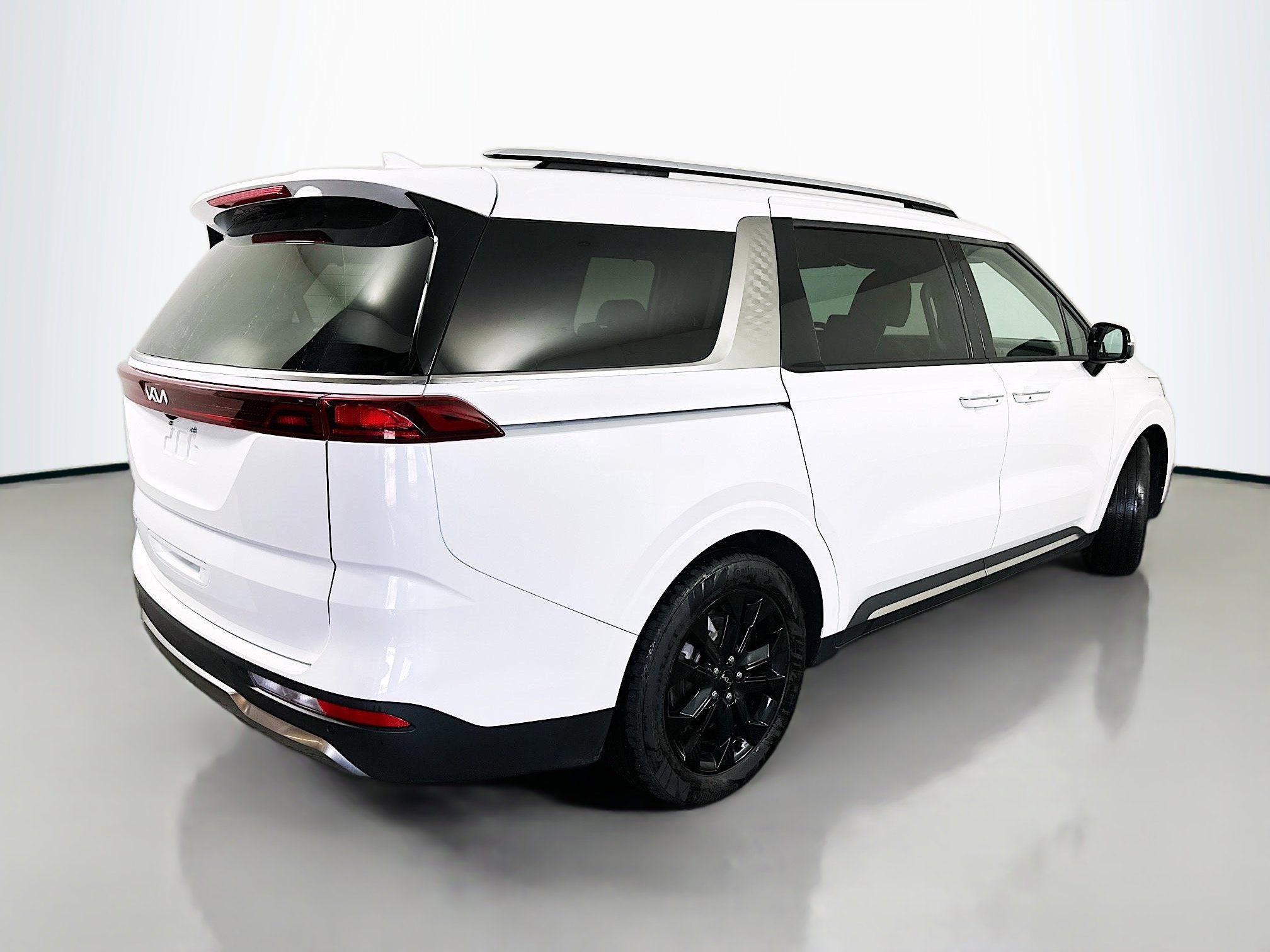 Used 2024 Kia Carnival SX FWD image 7
