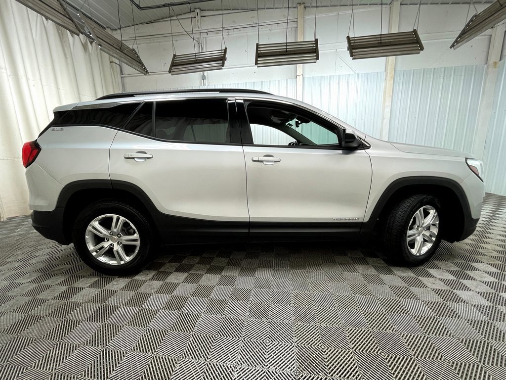 Certified 2018 GMC Terrain SLE w/ Driver Convenience Package image 18