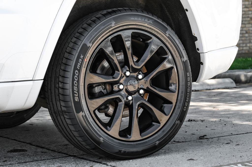 Used 2019 Jeep Grand Cherokee Altitude image 68