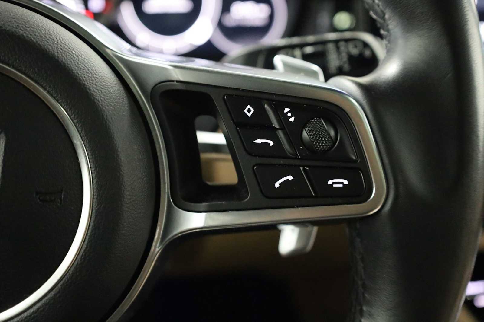 Used 2019 Porsche Cayenne image 28