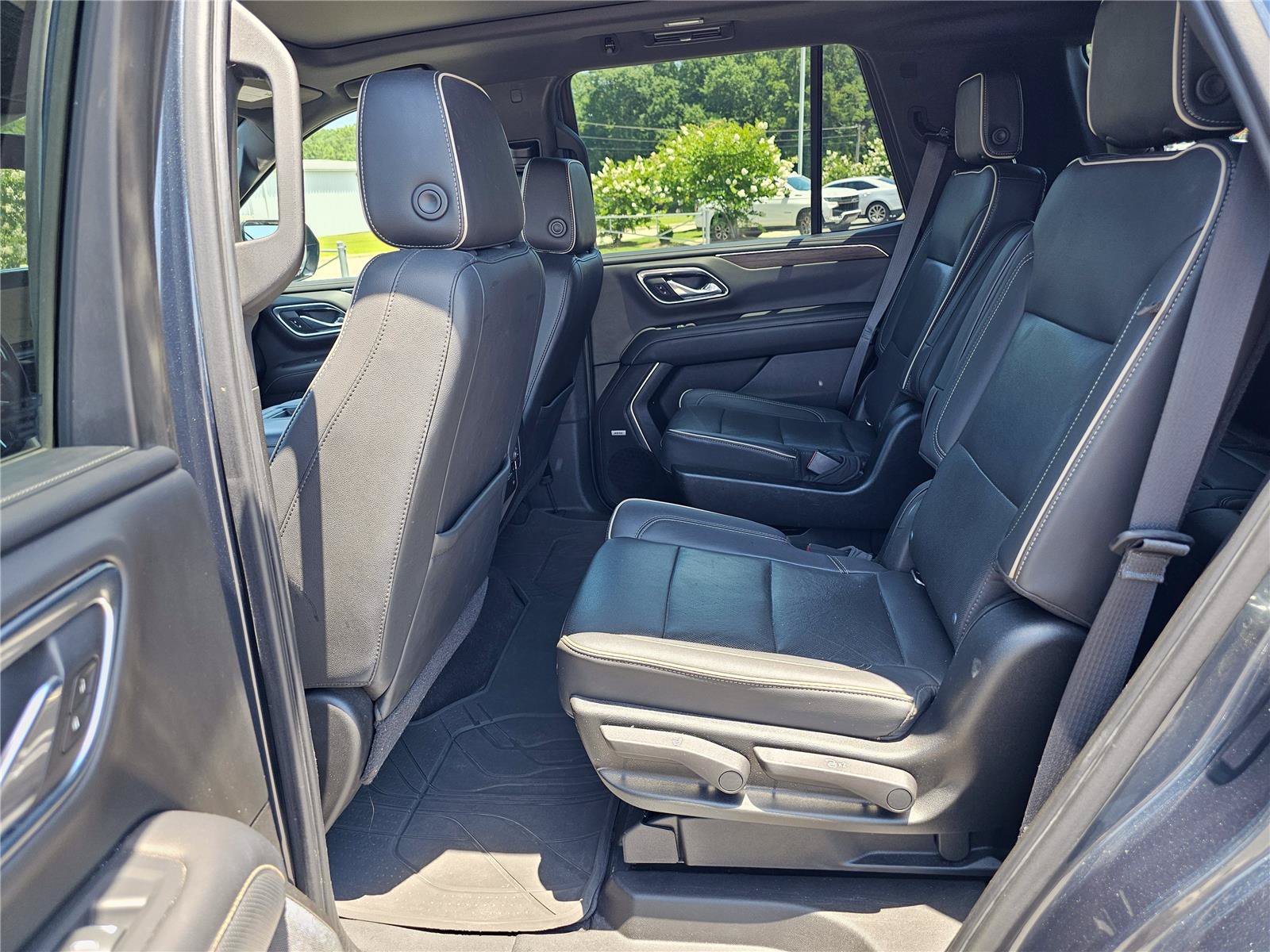 Used 2021 Chevrolet Tahoe Premier w/ Premium Package AWD/4WD image 34