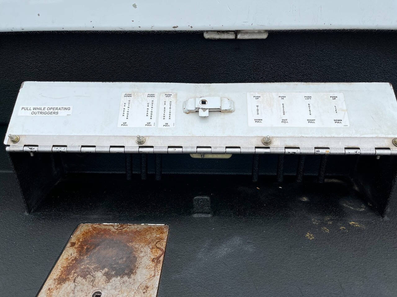 Used 2017 Ford F750 2WD Regular Cab Super Duty image 18