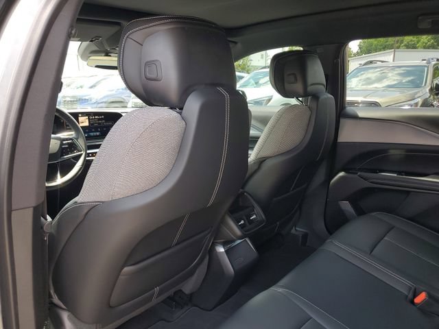 Used 2024 Cadillac Lyriq Tech AWD/4WD image 13