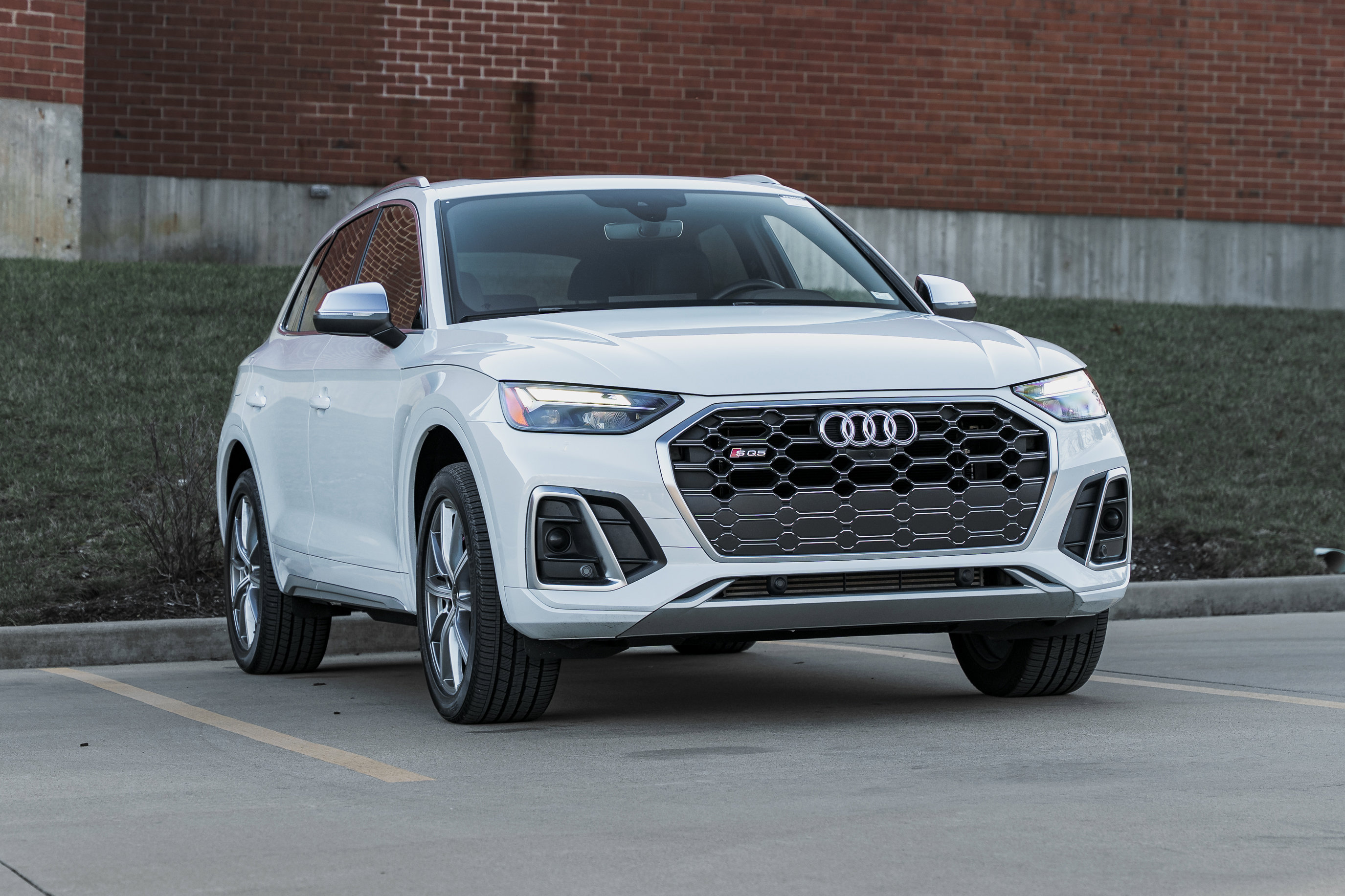 Certified 2025 Audi SQ5 Premium Plus image 1