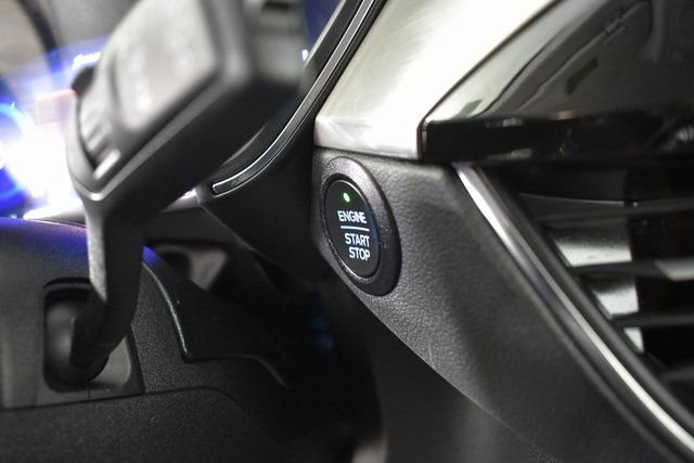 Used 2022 Ford Escape Titanium w/ Class II Trailer Tow Package image 18