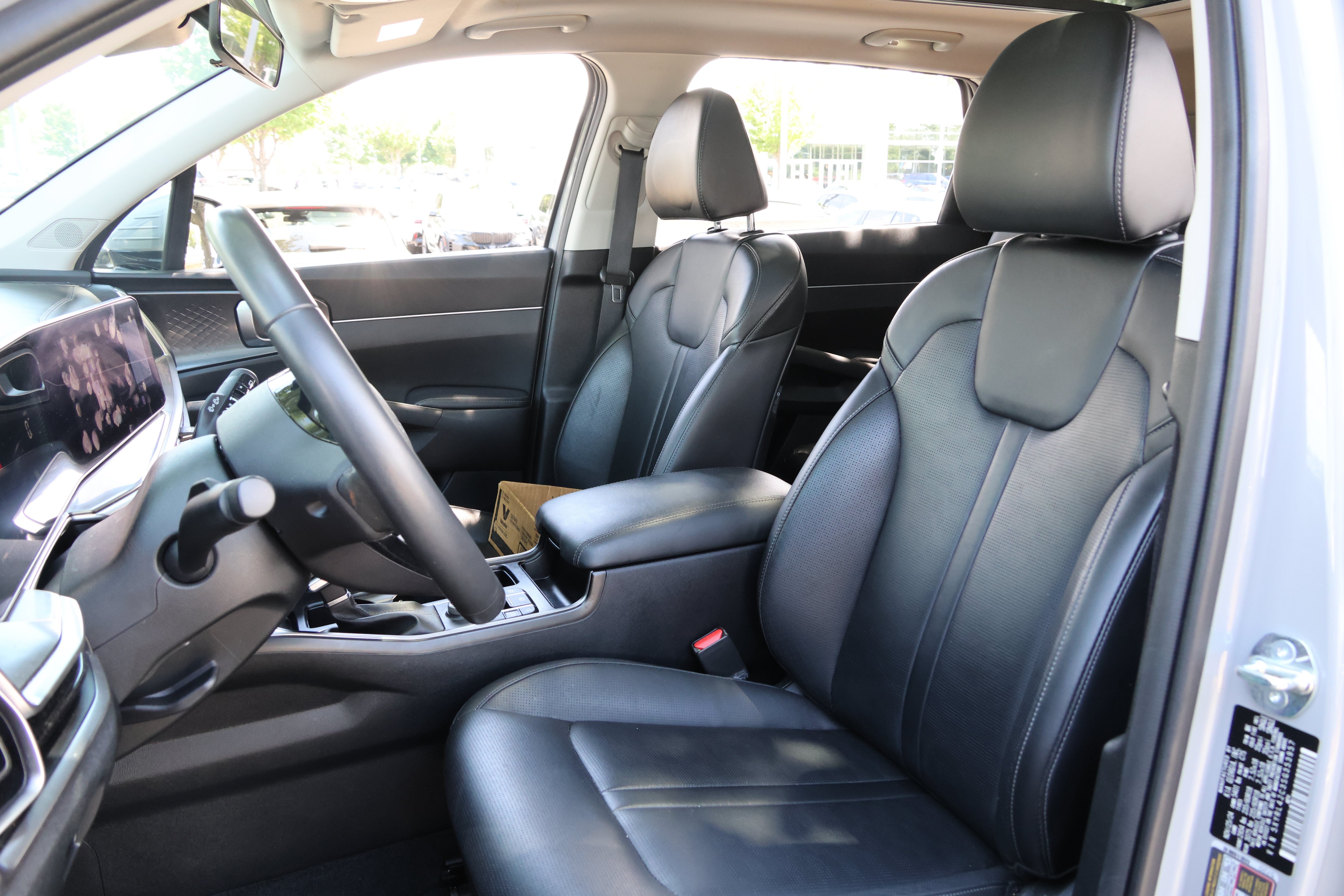 Used 2025 Kia Sorento S w/ Panoramic Sunroof Package FWD image 36