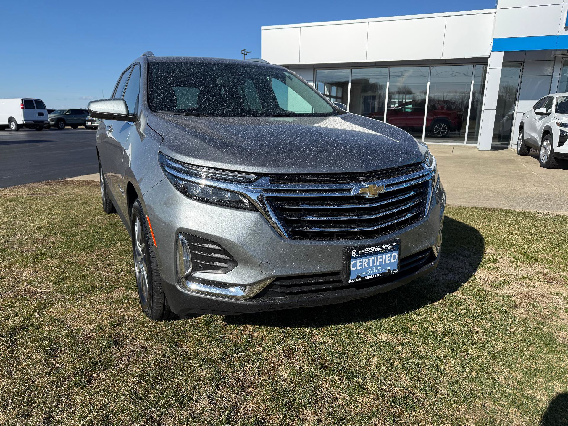 Used 2023 Chevrolet Equinox Premier FWD image 1