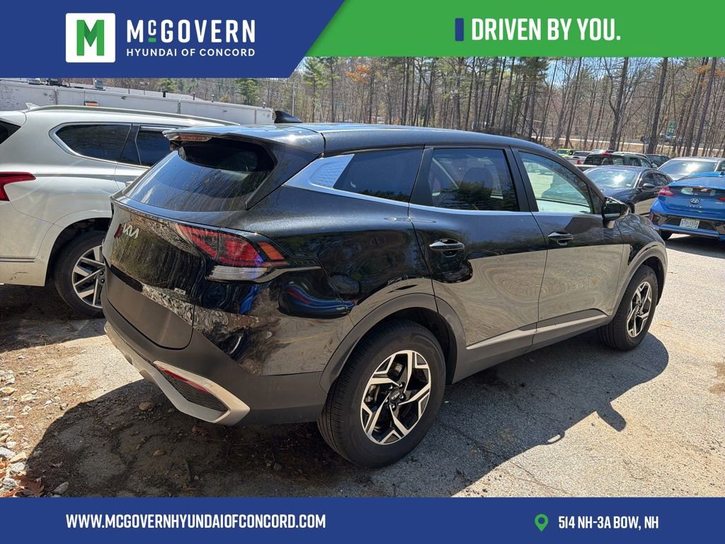 Used 2025 Kia Sportage LX AWD/4WD image 4