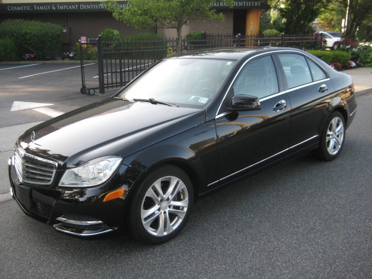 Used 2014 Mercedes-Benz C 300 4MATIC Sedan image 2