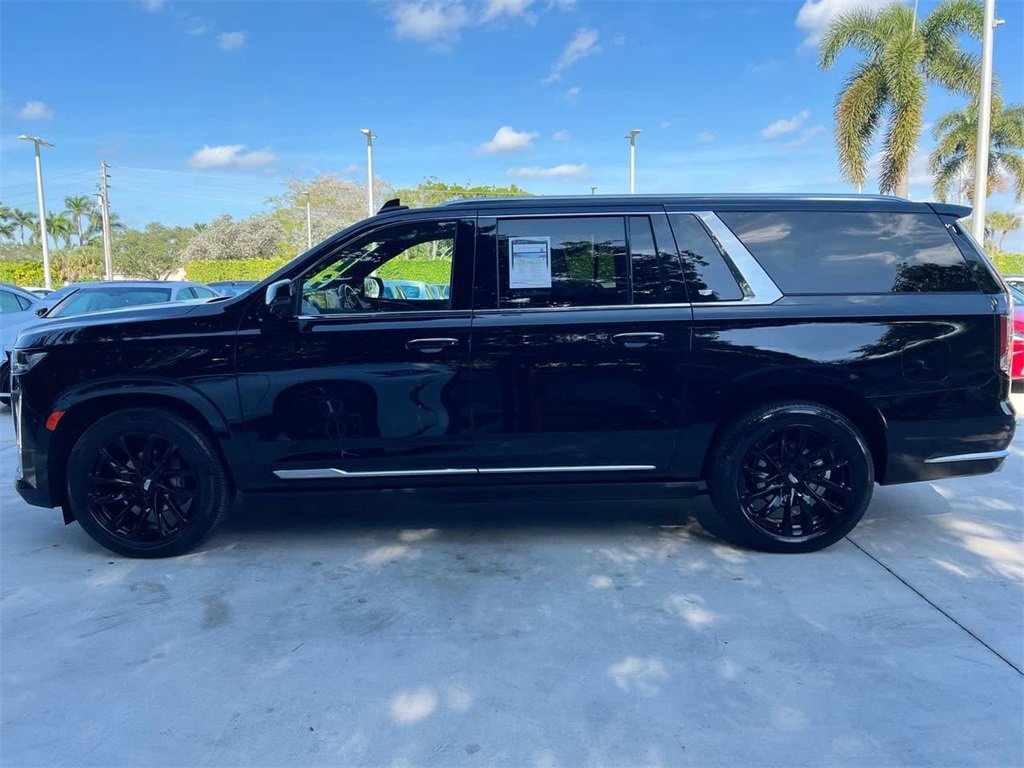 Used 2024 Cadillac Escalade ESV Premium Luxury w/ Performance Package image 4