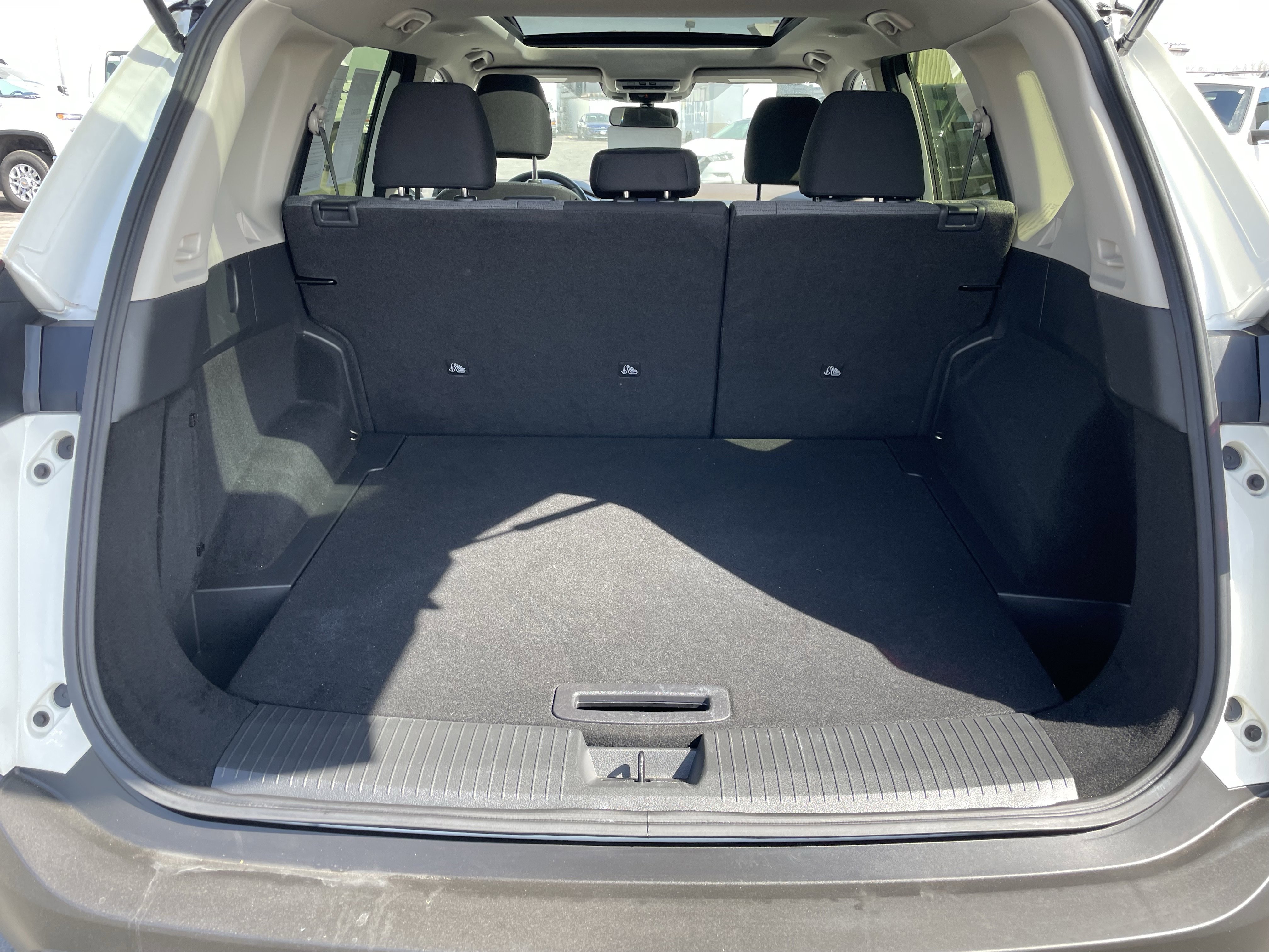 Used 2023 Nissan Rogue SV image 10